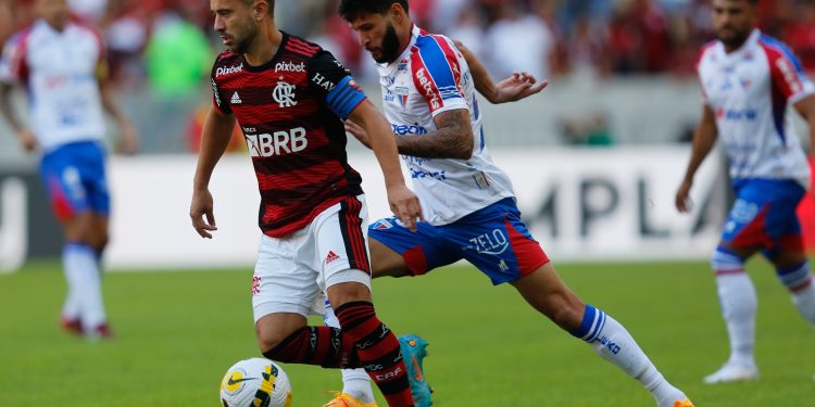 Atacantes Gabigol E Arrascaeta Marcam E Flamengo Vence Por A O