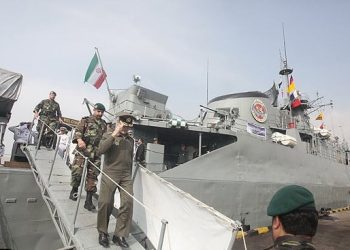 Os Navios de guerra do Irã atracam em porto brasileiro