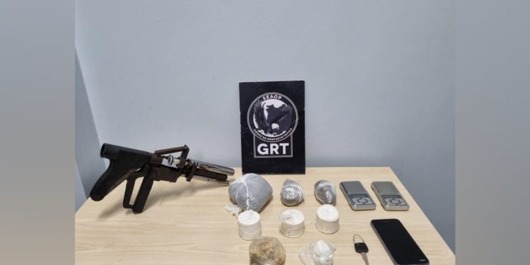 Cidade Mais Segura: SSP-AM prende dois homens e apreende arma de fogo no bairro Santa Etelvina