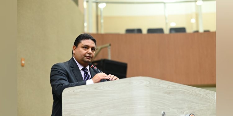 Caio André destaca ganhos da CPI da Águas de Manaus para a população