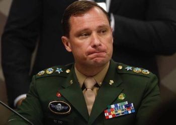 MPF rejeita investigar Mauro Cid por ficar em silêncio durante a CPI do 8 de janeiro