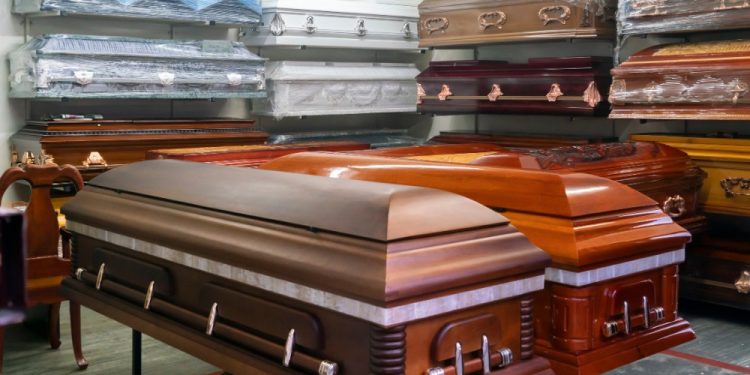 Idoso dado como morto em hospital é encontrado vivo em funerária