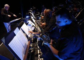 Amazonas Green Jazz Festival inicia com espetáculo único e internacional em Manaus