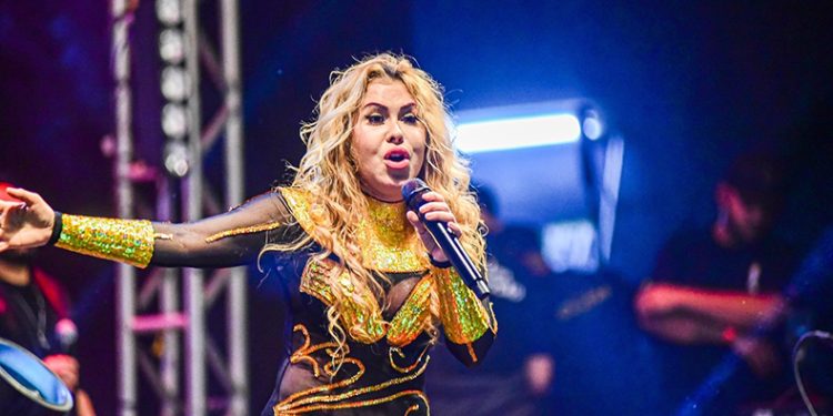 A cantora Joelma passa mal novamente, cancela shows e anuncia pausa na carreira por questões de saúde