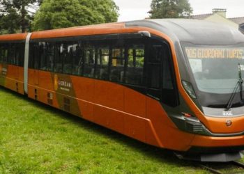 Novo trem Brasil-Uruguai com degustação de vinhos encanta os passageiros