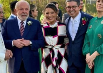 Casamento de Randolfe Rodrigues reúne políticos e artistas com Lula como padrinho e Caetano Veloso na festa