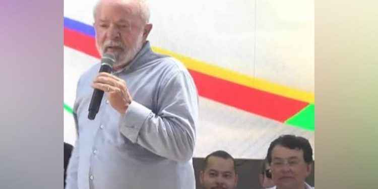 ‘Se eu tivesse medo, eu não tinha nascido’, diz Lula no Amazonas após ameaças