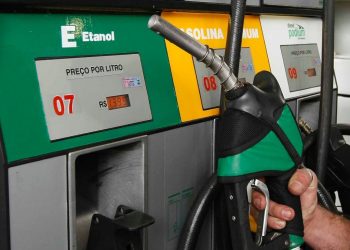 Preço do Etanol Registra Variações em 17 Estados e no DF: Queda em 8, Alta em 1 e Estabilidade em Outro, Afirma ANP