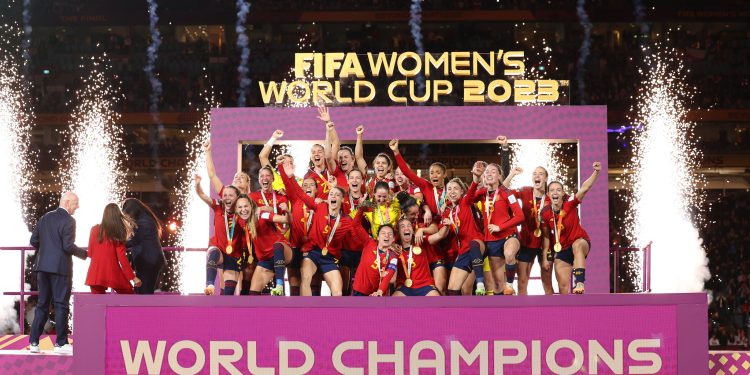Espanha Supera Obstáculos, Derrota Inglaterra e Conquista Copa do Mundo Feminina