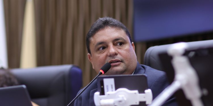 PL de Caio André, que cria campanha de doação de cabelos a pessoas com câncer, é aprovado em 1ª discussão na CMM