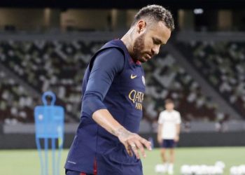 Neymar não entra em campo, frustra torcida japonesa e vê PSG levar virada da Inter de Milão