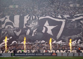 Botafogo, líder do Brasileirão, busca avançar na Copa Sul-Americana; Goiás enfrenta desafio após derrota