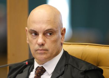 Ministro Alexandre de Moraes alega “lavagem cerebral” na população para descreditar democracia e denuncia crescimento do populismo de extrema-direita