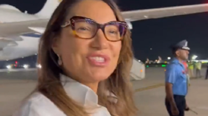 Primeira-dama Janja Lula da Silva exclui vídeo polêmico na Índia após críticas por ausência de Lula no RS