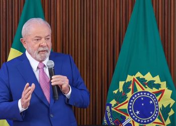Presidente Lula sanciona lei de reajuste salarial de 9% para servidores federais