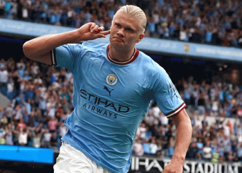 Haaland acredita em sua chance de conquistar a Bola de Ouro e evita comparações com Mbappé