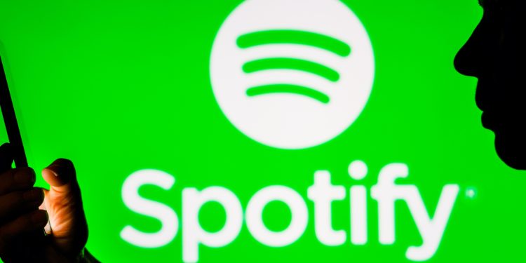 Gangues Suecas Usam Spotify para Lavagem de Dinheiro com Downloads Falsos, Revela Investigação