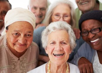 População brasileira envelhece a ritmo similar ao do Japão e China