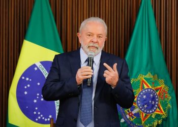 Lula destina até R$ 20 bilhões para bolsas a estudantes do ensino médio fora do arcabouço fiscal