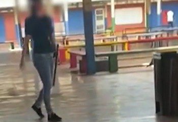 Supervisora usa cassetete para conter brigas em escola de Ribeirão Preto