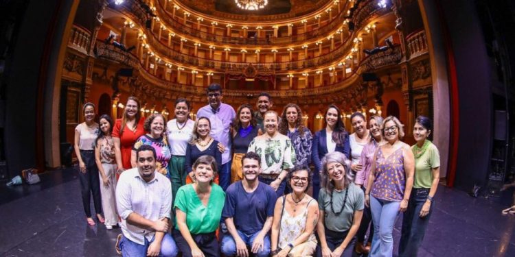 Candidatura dos Teatros da Amazônia a Patrimônio Mundial é Impulsionada em Encontro entre Representantes do Amazonas e Pará