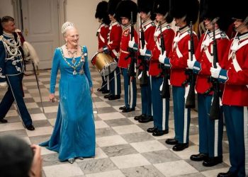 Rainha Margrethe II abdica do trono dinamarquês após 52 anos