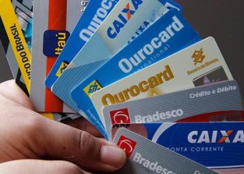 Procura por crédito atinge menor nível histórico em 2023, revela Serasa