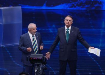 Lula evita comentar sobre ato de Bolsonaro e jornalista é vaiada após pergunta