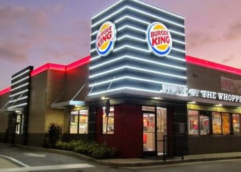 Dona do Burger King negocia para adquirir operações da Starbucks no Brasil