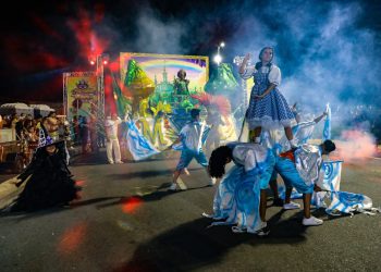 Escolas de Samba do Grupo Experimental desfilam na zona norte em busca do título de 2024