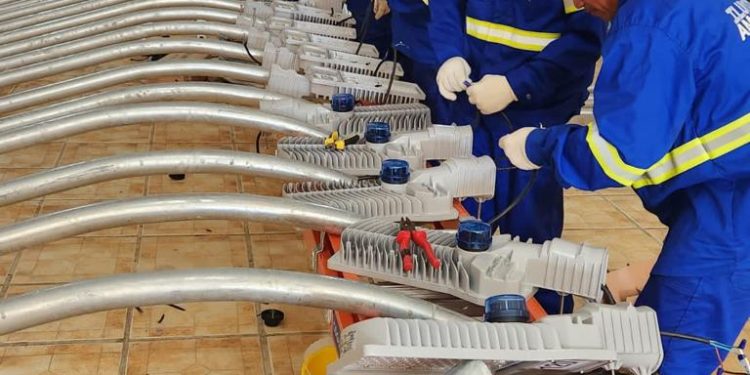 Governo do Amazonas assina ordem de serviço para implantação de iluminação LED em Urucará