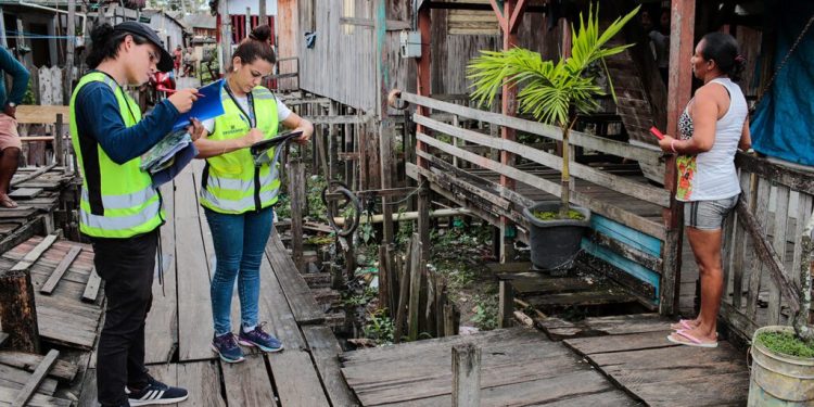 UGPE e Cosama fazem campanha de sensibilização e pesquisa sobre saneamento básico em Parintins