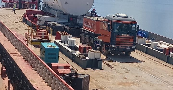 Obra do Complexo Azulão 950, em Silves, avança com a chegada de equipamentos para montagem das usinas termelétricas