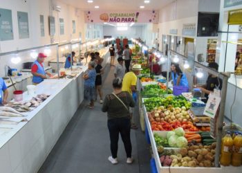 Governo do Amazonas e Prefeitura de Manaus entregam feira do Alvorada 2 revitalizada