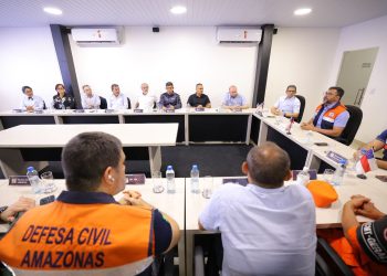 Governador Wilson Lima acompanha preparação de ajuda humanitária para municípios afetados pela estiagem