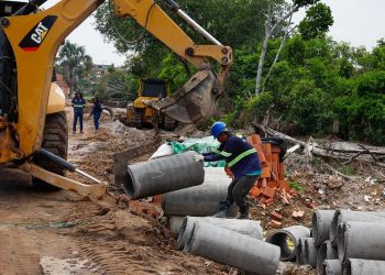 Governo do Estado avança com as obras do Programa Asfalta Amazonas na capital