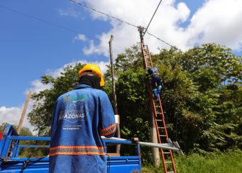 Governo do Estado inicia implantação de iluminação pública de LED em Santo Antônio do Içá