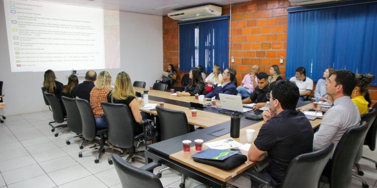 Mais de 1,7 mil famílias do Monte Horebe fazem atualização cadastral no Programa Amazonas Meu Lar