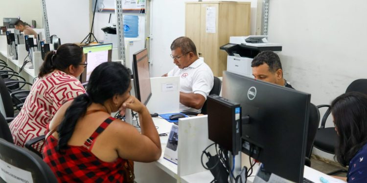 Sine Amazonas divulga 154 vagas de emprego para esta segunda-feira