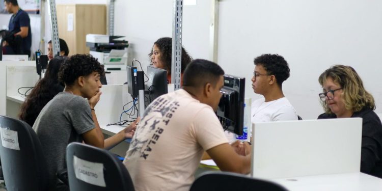 Sine Amazonas divulga 127 vagas de emprego para esta terça-feira