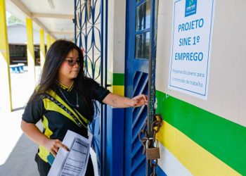 Governo do Amazonas entrega certificação para primeiras turmas do projeto Sine Primeiro Emprego