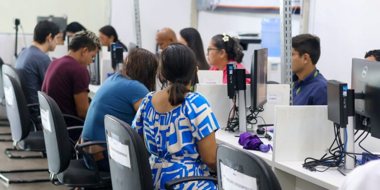 Sine Amazonas divulga 173 vagas de emprego para esta terça-feira