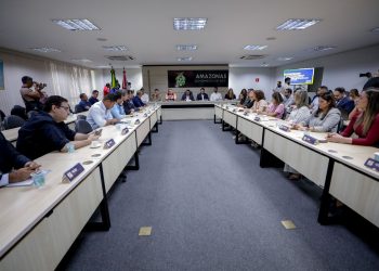 Governador Wilson Lima apresenta ações para enfrentamento à estiagem e faz balanço da Operação Cheia 2025