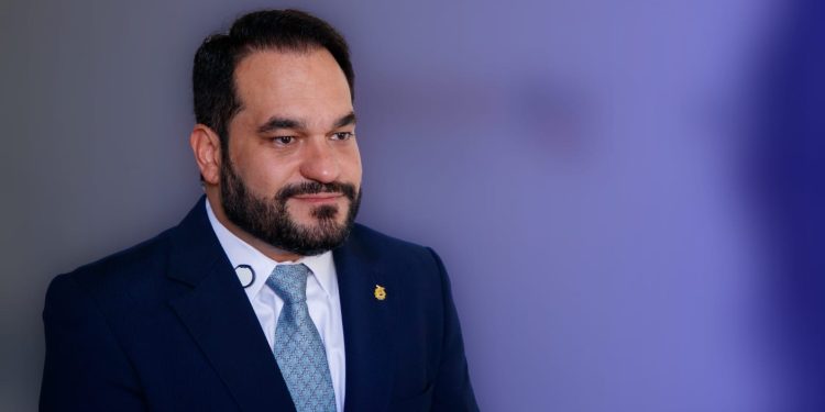 Flávio Antony celebra aniversário de 50 anos da rádio Difusora de Itacoatiara