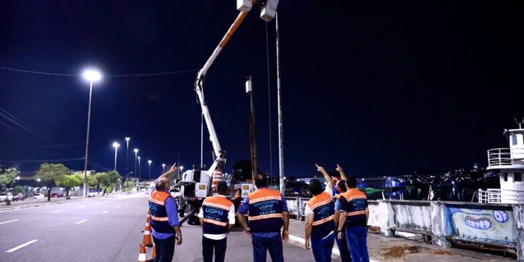 Mutirão do Centro ilumina Manaus com 570 pontos de LED e transforma espaços históricos