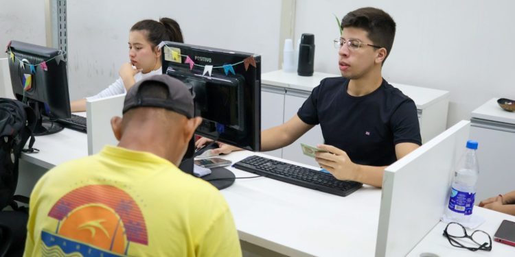 Sine Amazonas divulga 225 vagas de emprego para esta quarta-feira