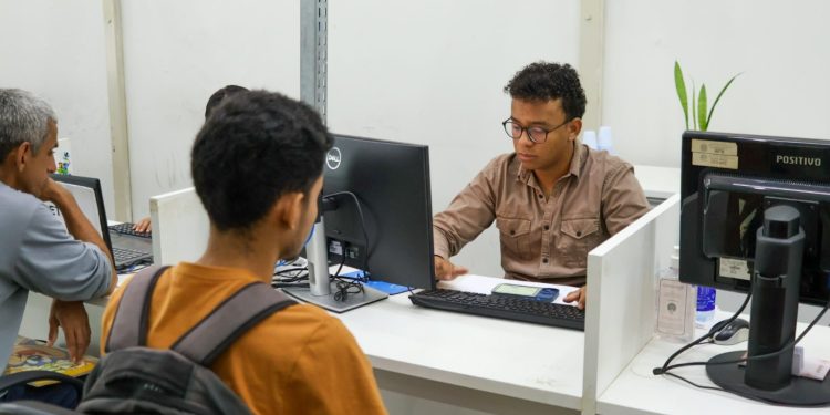 Sine Amazonas divulga 261 vagas de emprego para esta segunda-feira