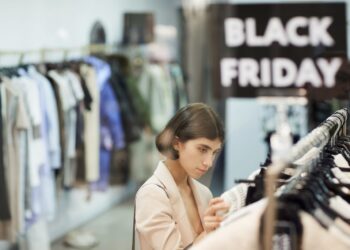 Pesquisa da Fecomércio AM aponta otimismo e consumo elevado na Black Friday 2025