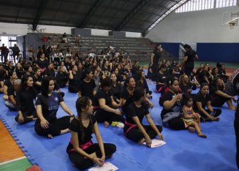 Governo do Amazonas realiza Aulão Solidário de Defesa Pessoal Feminina em alusão ao Outubro Rosa