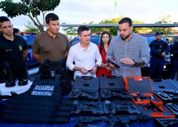 Prefeito David Almeida entrega novos armamentos e coloca Manaus na liderança nacional em segurança municipal
